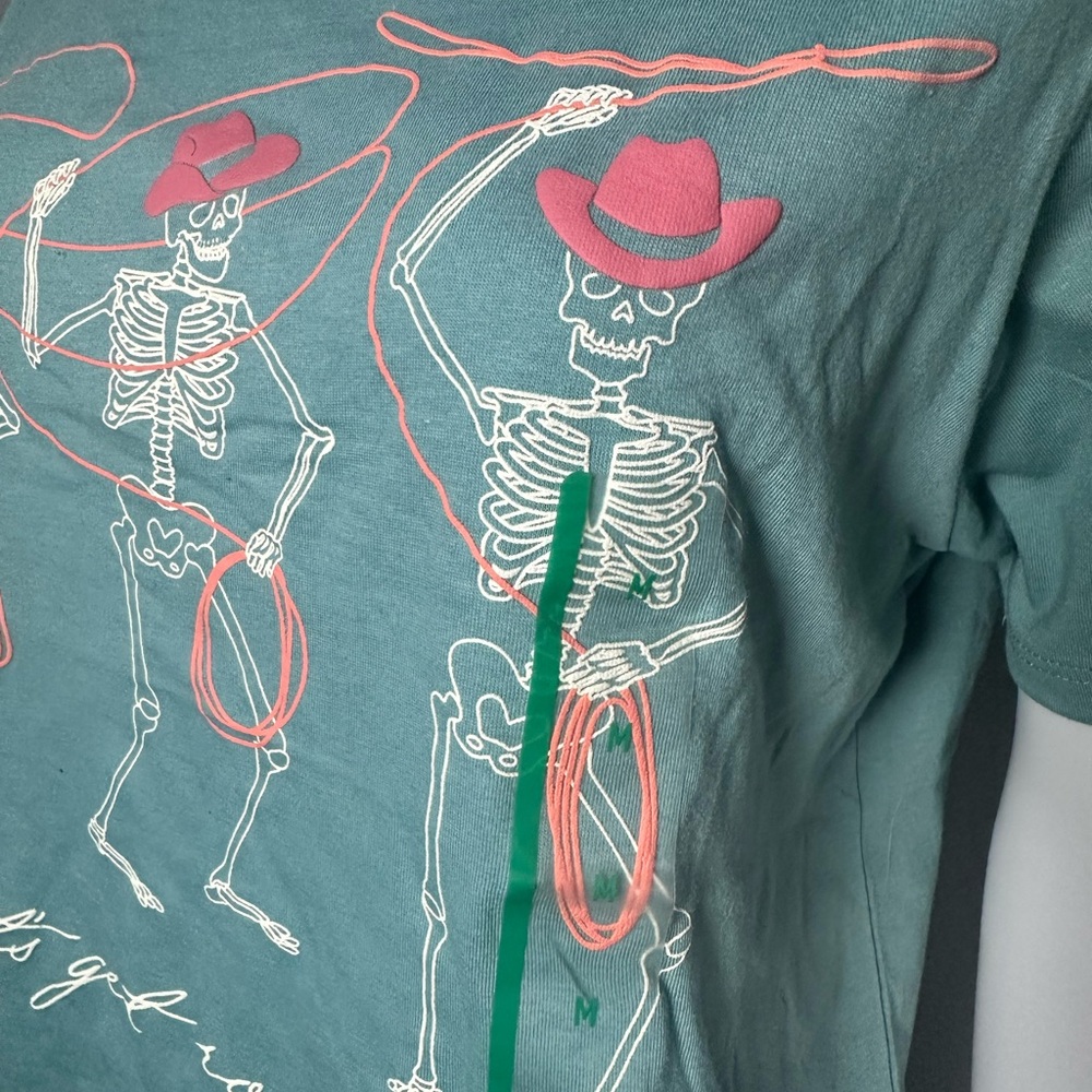Zoe + Liv Mint Green Tee “Let’s Get Rowdy” NEW M - Picture 6 of 7